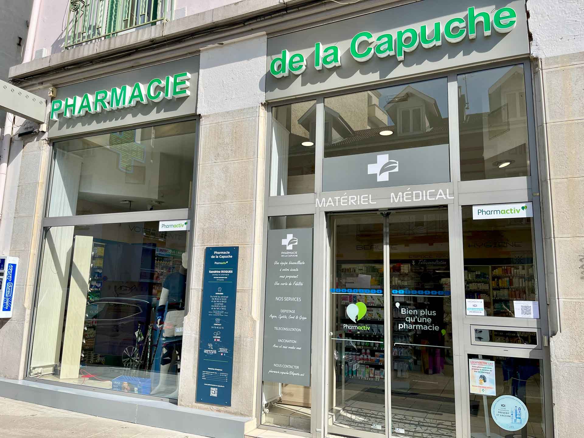 Pharmacie-Capuche-Interieur